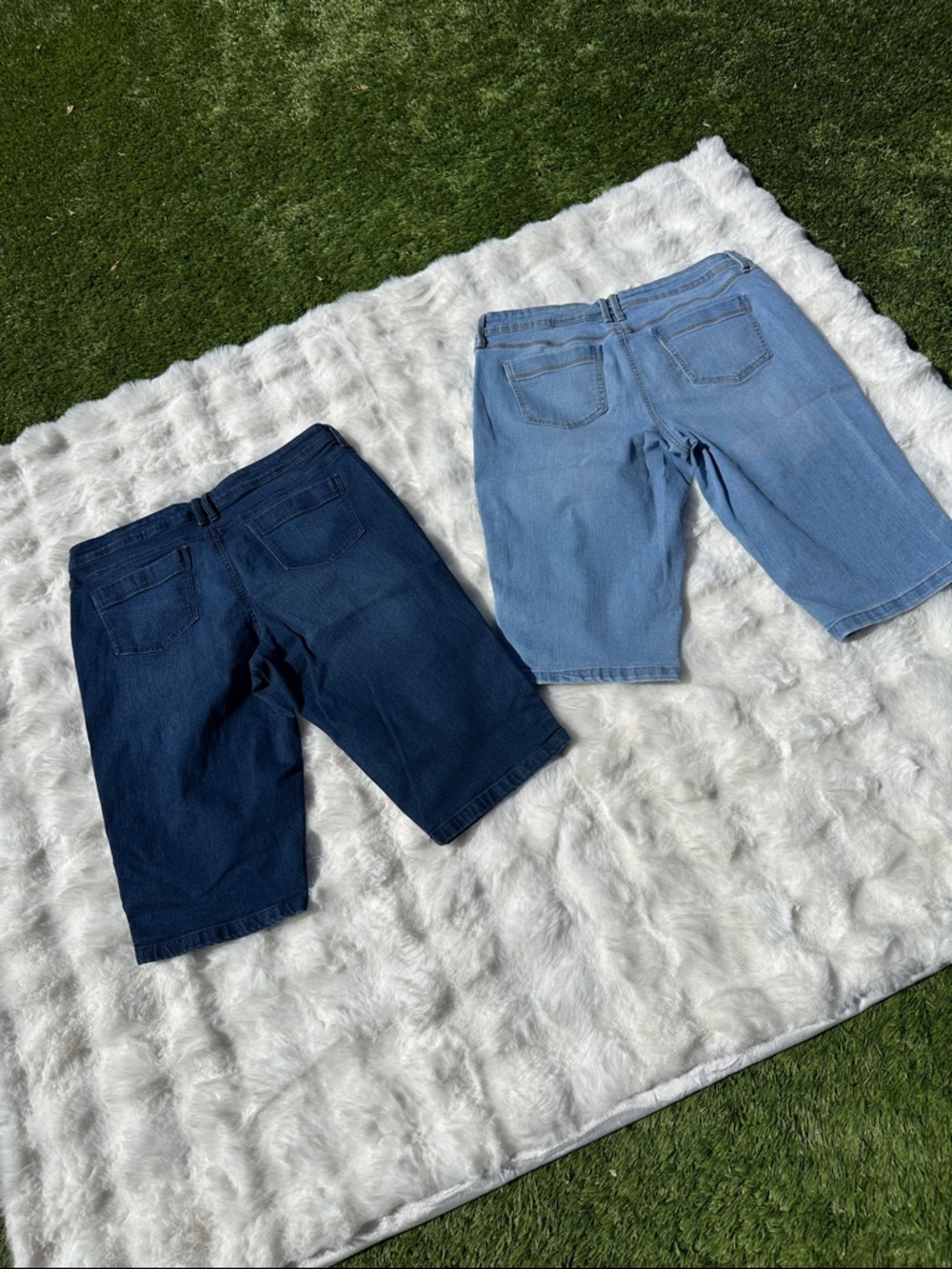 Gloria vanderbilt skimmer Bermuda shorts - pair of 2 size 16P - Picture 7 of 7